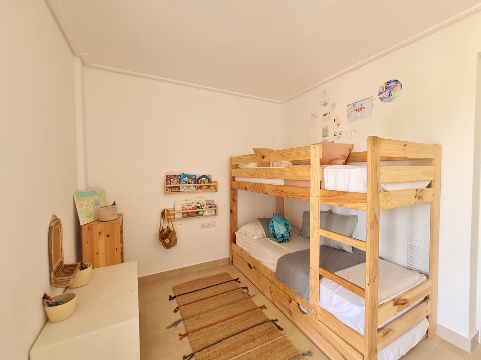 2 bedroom Apartment for rent in S'Estanyol - € 2,000 (Ref: 8546334)