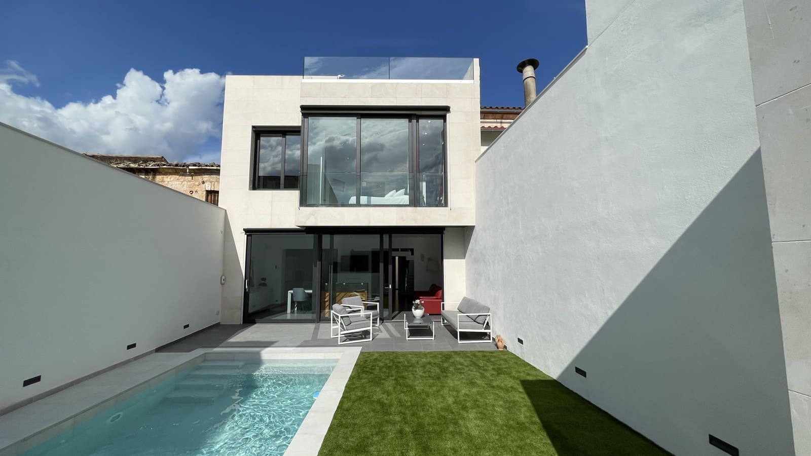 4 bedroom Villa for rent in Sa Pobla with pool garage - € 2,600 (Ref: 8563260)