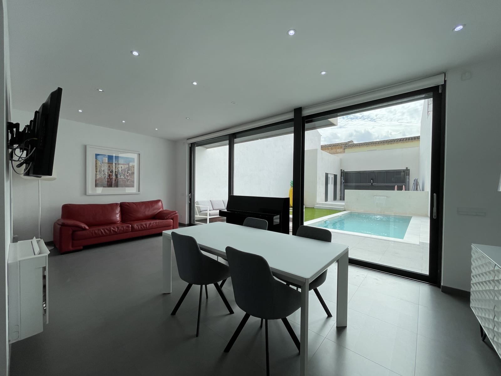 4 bedroom Villa for rent in Sa Pobla with pool garage - € 2,600 (Ref: 8563260)