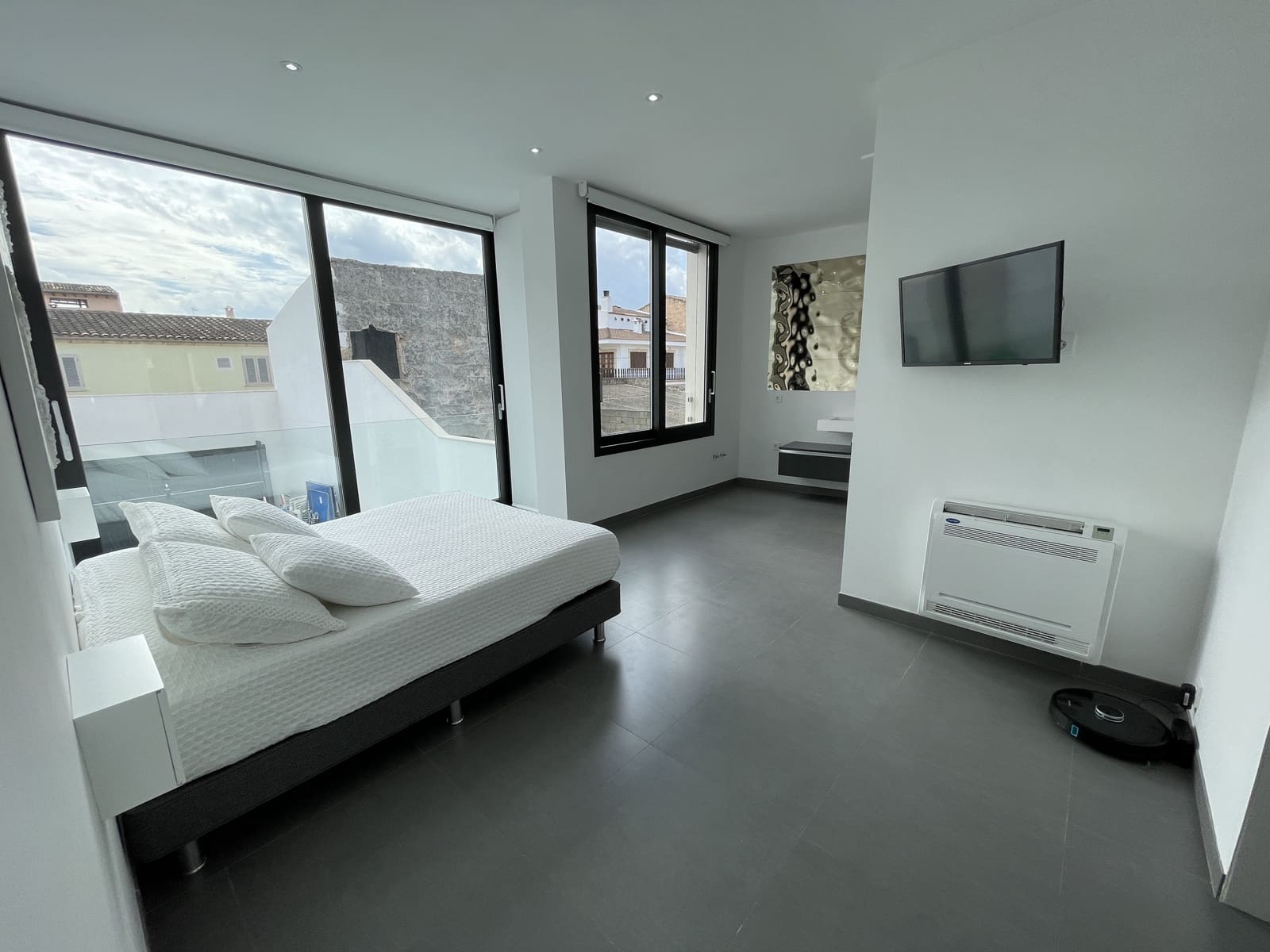 4 bedroom Villa for rent in Sa Pobla with pool garage - € 2,600 (Ref: 8563260)