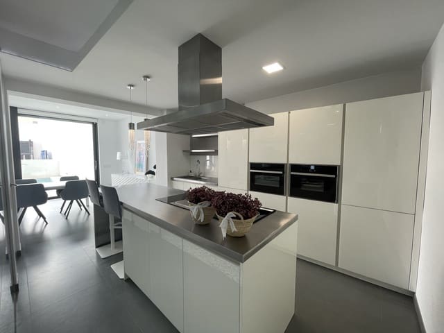 4 bedroom Villa for rent in Sa Pobla with pool garage - € 2,600 (Ref: 8563260)