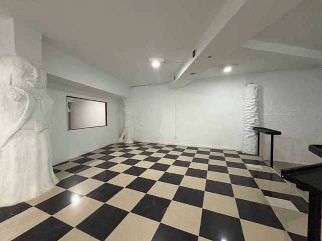 Erhverv til salg i El Terreno, Palma de Mallorca - € 420.000 (Ref: 8569278)