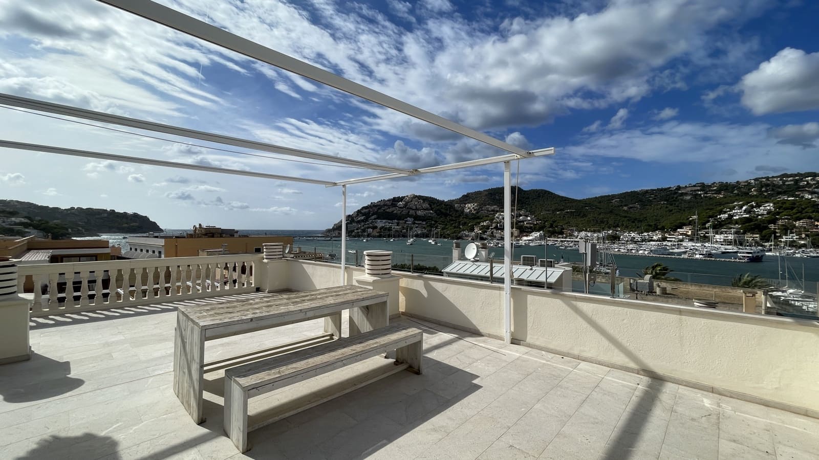 3 bedroom Apartment for sale in Puerto de Andratx with garage - € 1,690,000 (Ref: 8571468)