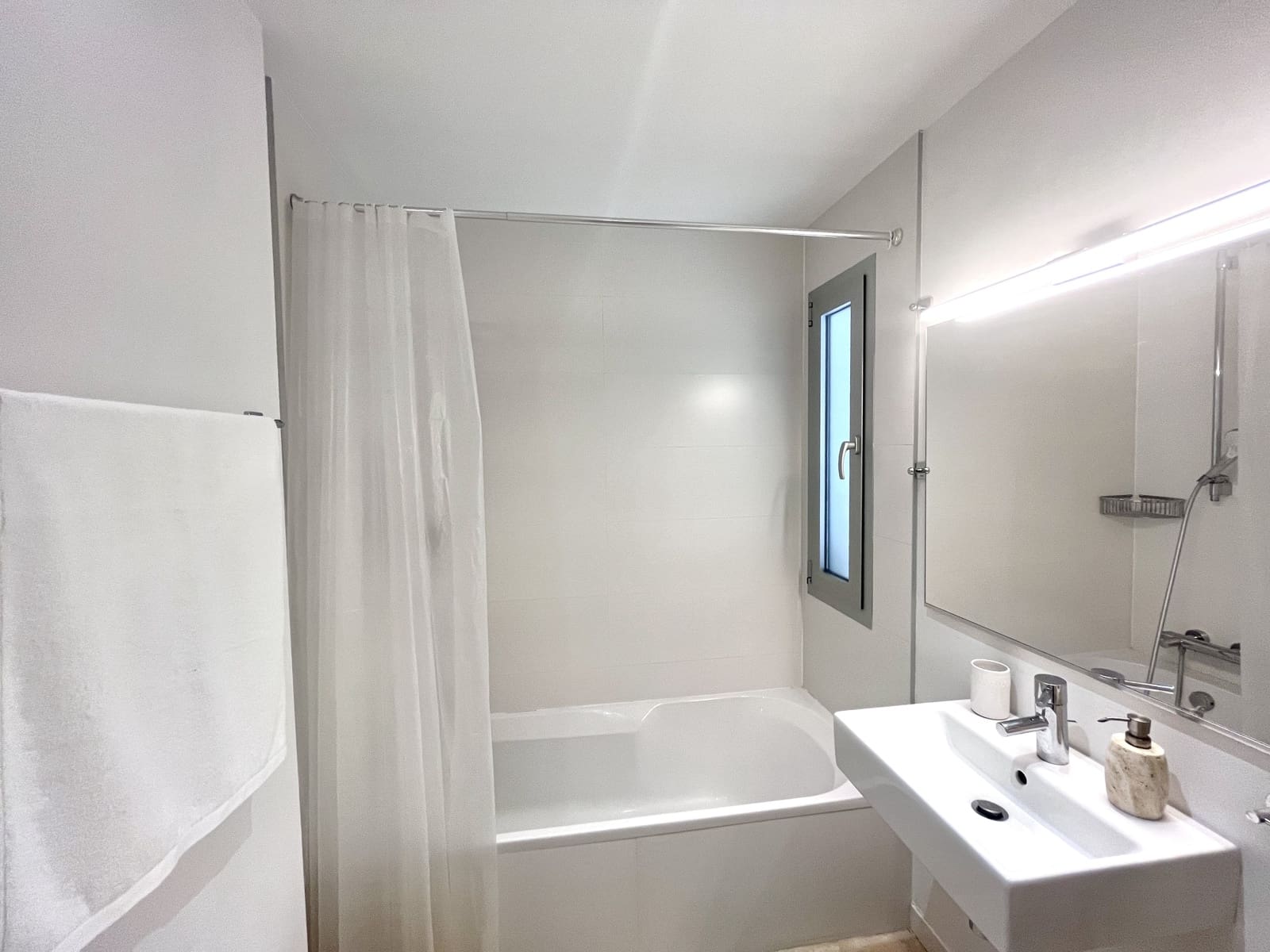 3 quarto Apartamento para arrendar em Bendinat com garagem - 6 000 € (Ref: 8580990)