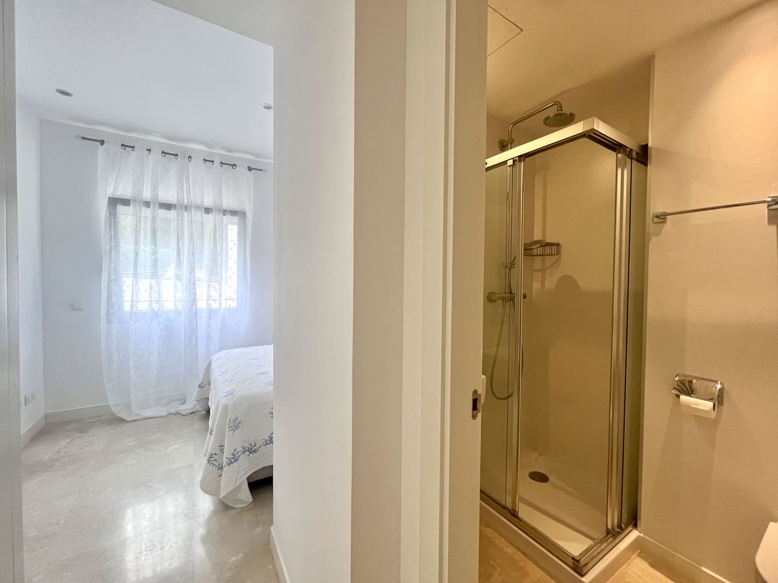 3 quarto Apartamento para arrendar em Bendinat com garagem - 6 000 € (Ref: 8580990)