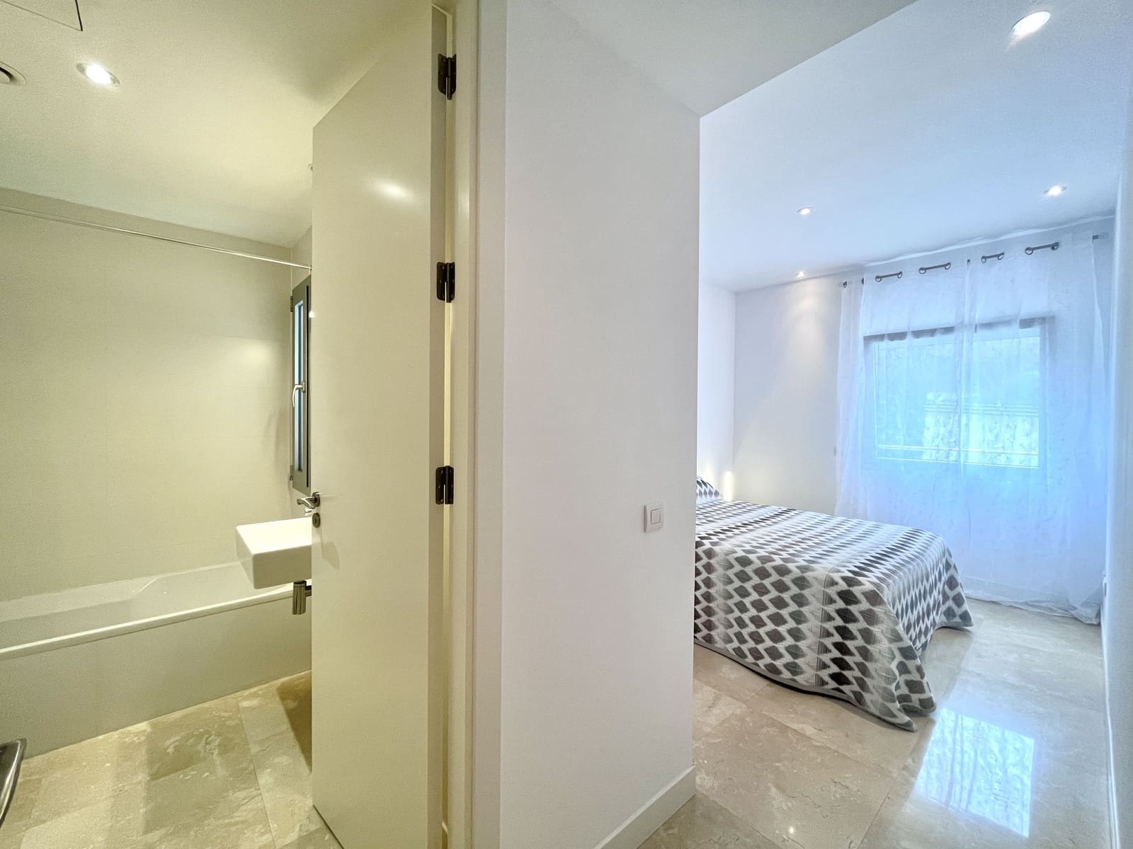 3 quarto Apartamento para arrendar em Bendinat com garagem - 6 000 € (Ref: 8580990)