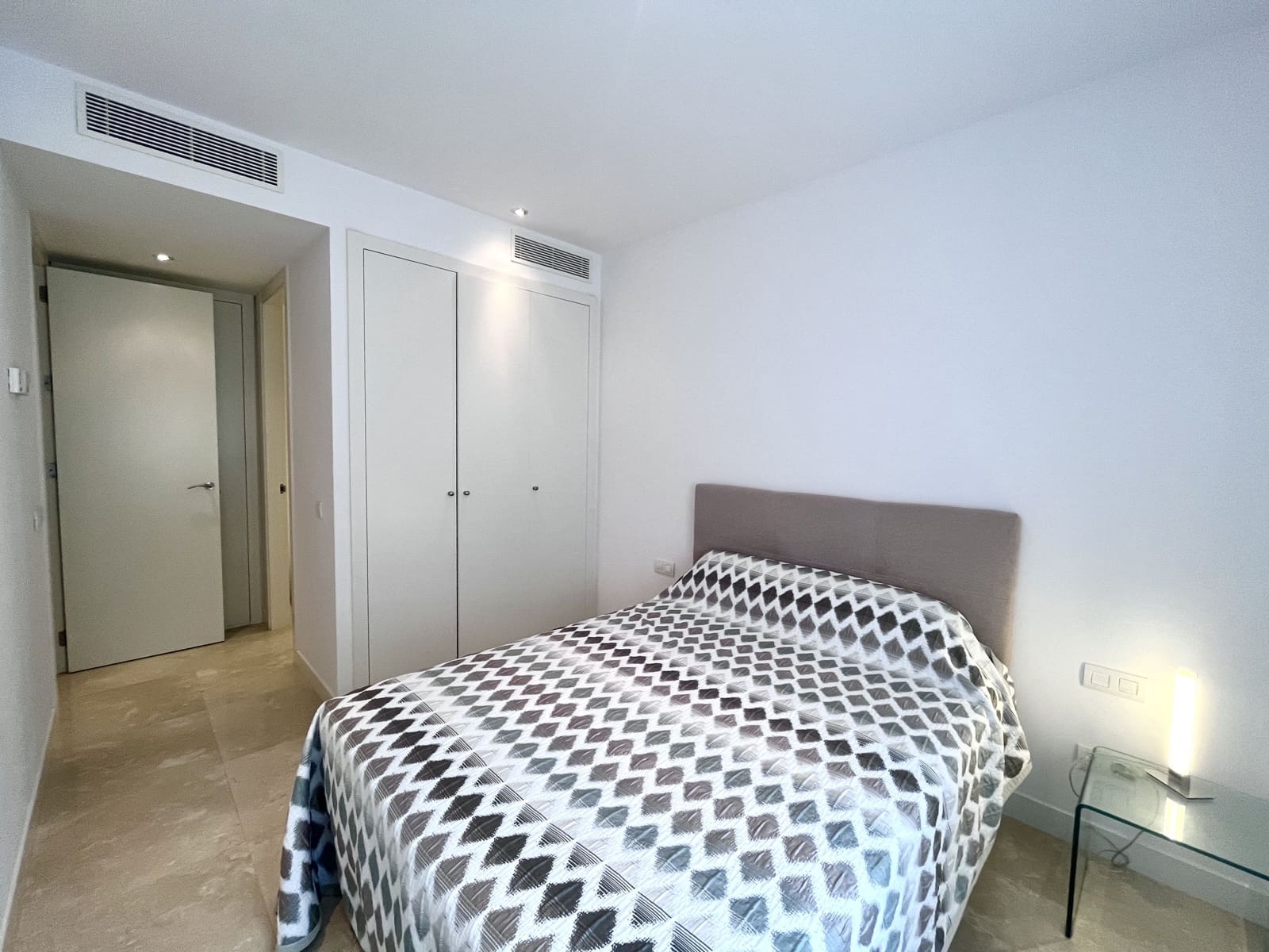 3 quarto Apartamento para arrendar em Bendinat com garagem - 6 000 € (Ref: 8580990)