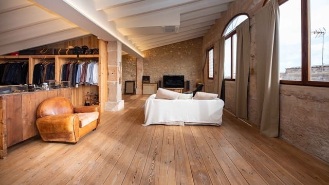 2 bedroom Townhouse for sale in Porreres with garage - € 1,890,000 (Ref: 8596677)