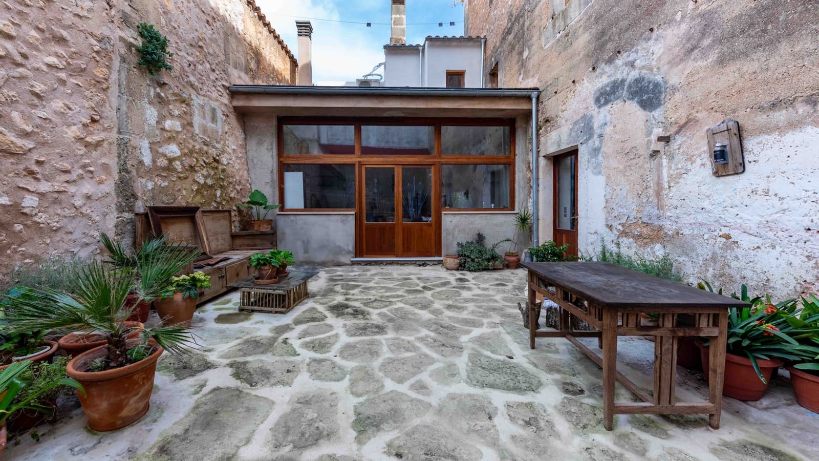 2 bedroom Townhouse for sale in Porreres with garage - € 1,890,000 (Ref: 8596677)