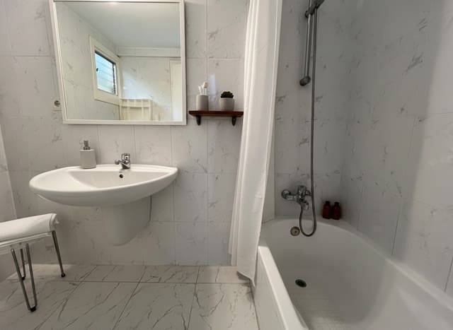 3 sovrum Lägenhet att hyra i Santa Ponsa, Calvià - 2 500 € (Ref: 8620877)