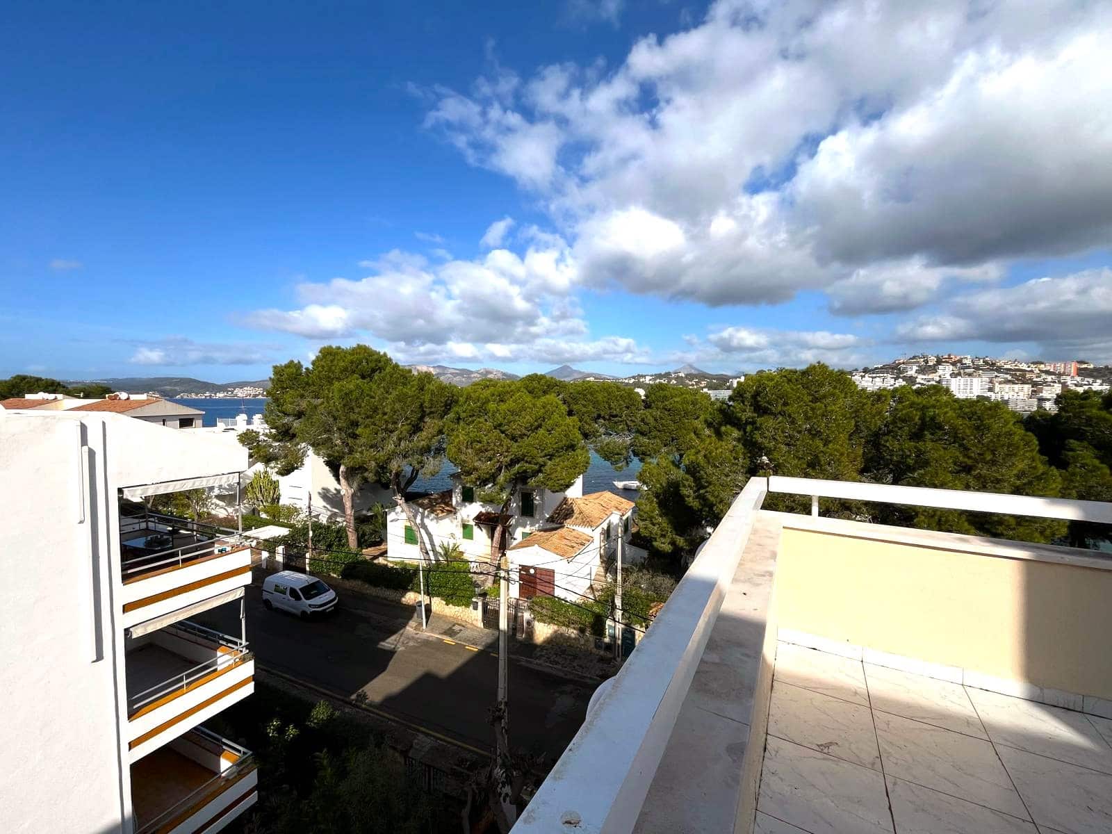 3 sovrum Lägenhet att hyra i Santa Ponsa - 2 500 € (Ref: 8620877)