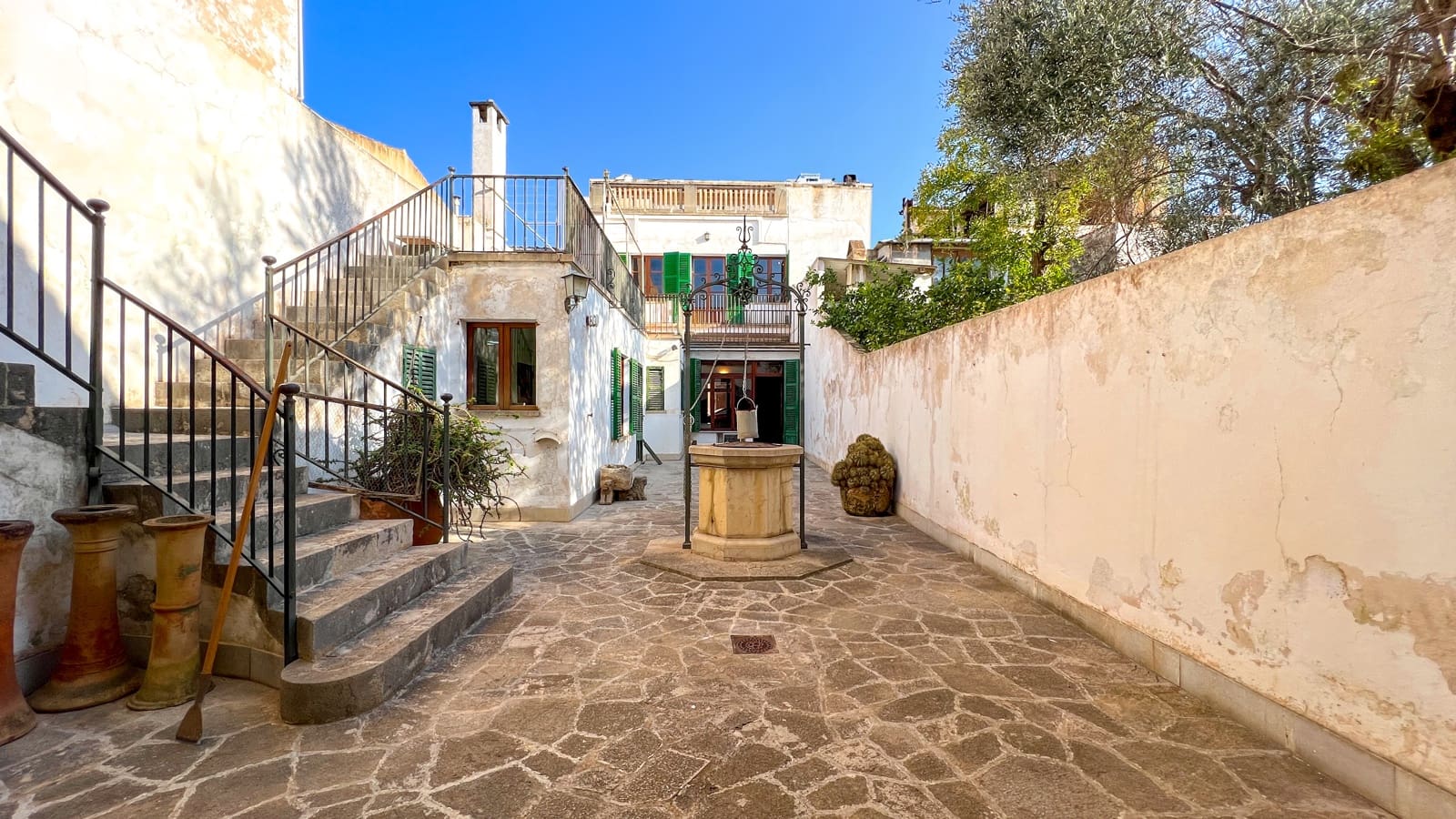 8 soveværelse Byhus til salg i Llucmajor med garage - € 2.000.000 (Ref: 8633877)