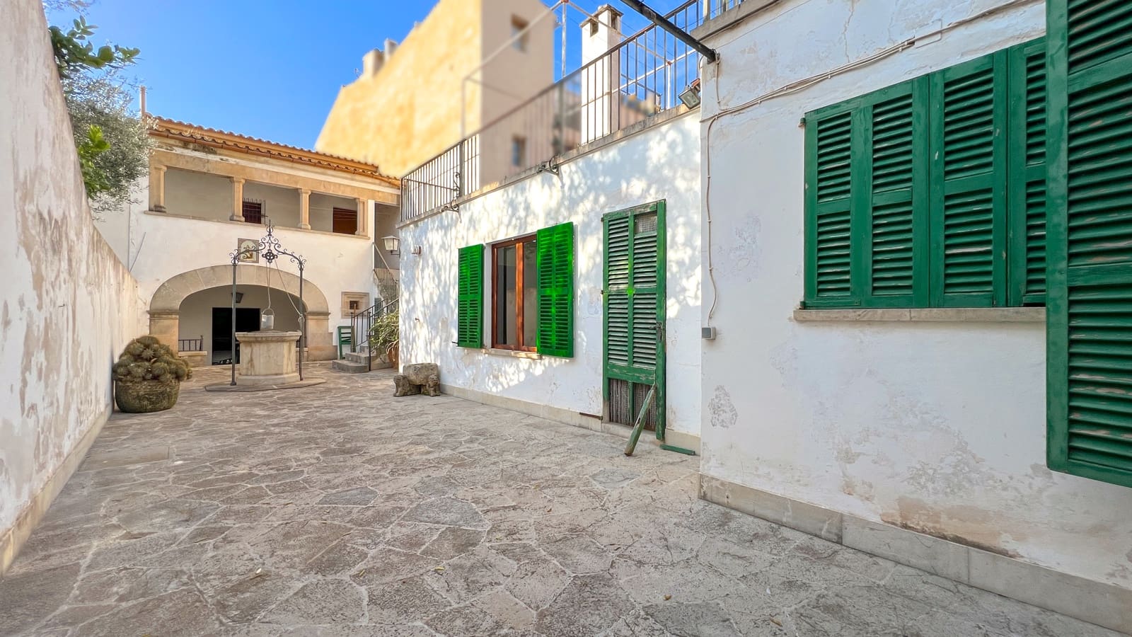 8 soveværelse Byhus til salg i Llucmajor med garage - € 2.000.000 (Ref: 8633877)