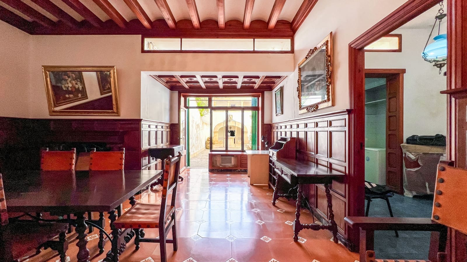 8 soveværelse Byhus til salg i Llucmajor med garage - € 2.000.000 (Ref: 8633877)