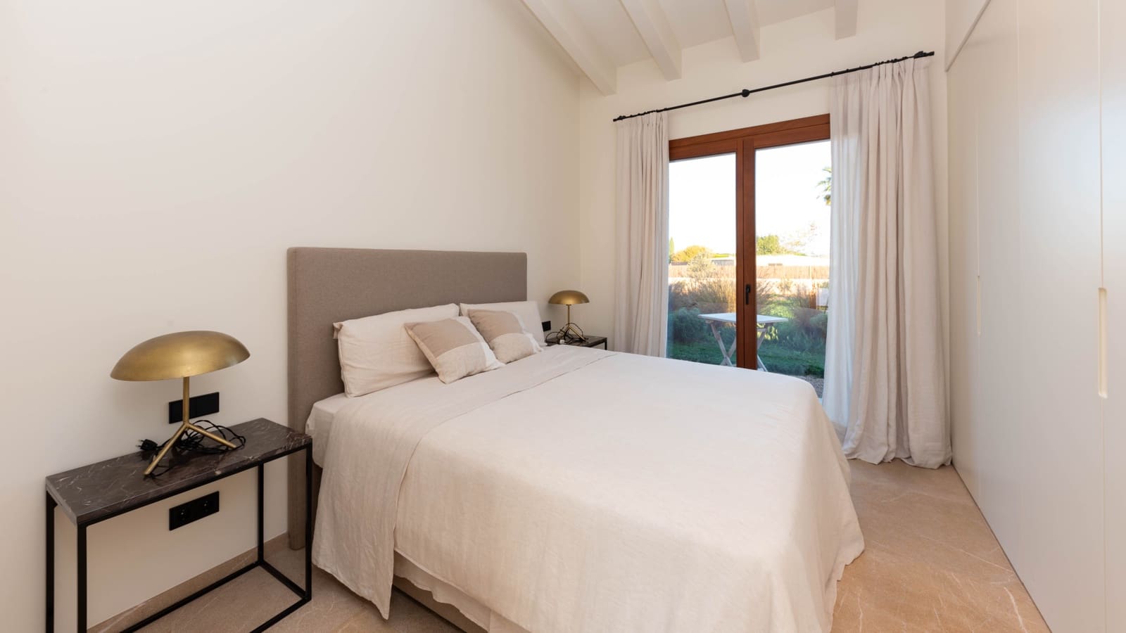 2 soveværelse Finca/Landehus til salg i Campos med swimmingpool garage - € 1.995.000 (Ref: 8675244)