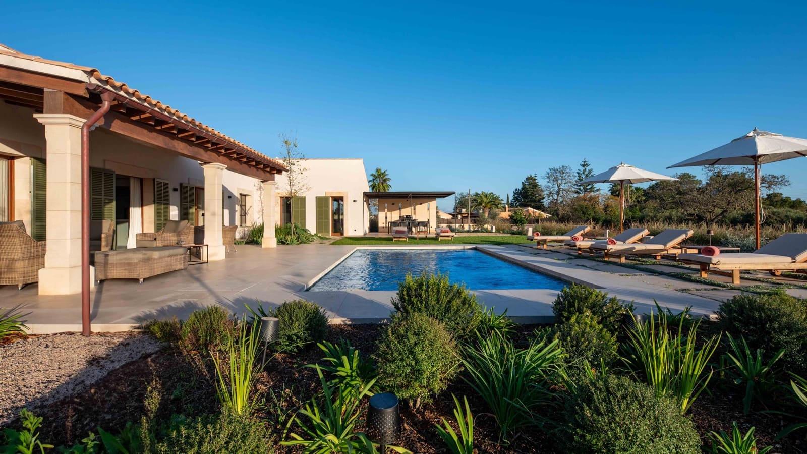 2 soveværelse Finca/Landehus til salg i Campos med swimmingpool garage - € 1.995.000 (Ref: 8675244)