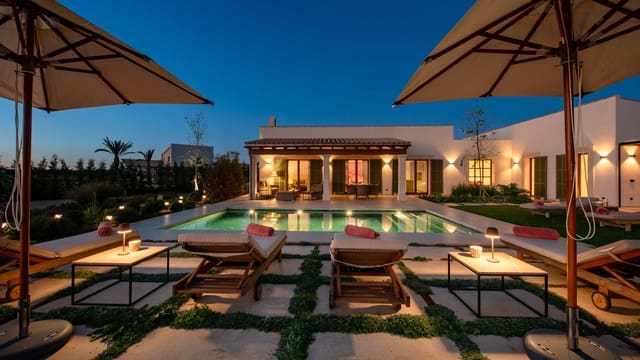 2 bedroom Finca/Country House for sale in Campos with pool garage - € 1,995,000 (Ref: 8675244)