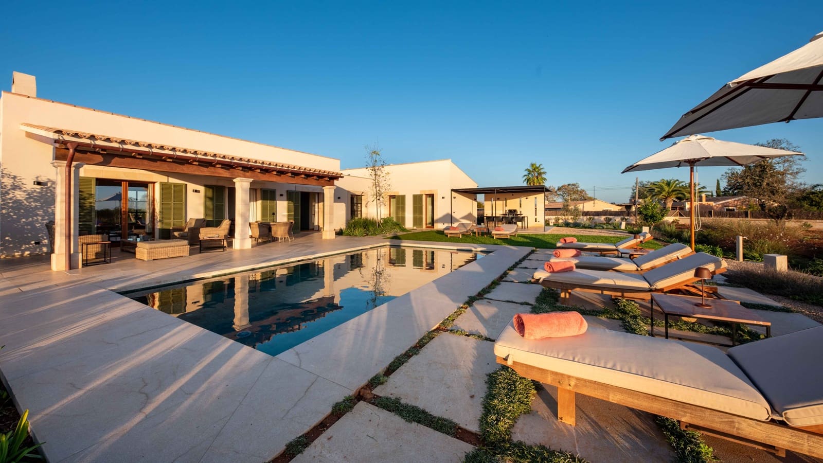 2 soveværelse Finca/Landehus til salg i Campos med swimmingpool garage - € 1.995.000 (Ref: 8675244)