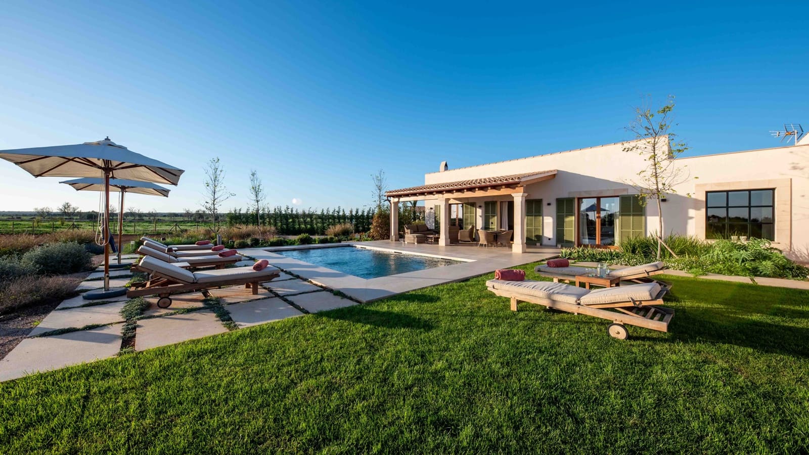 2 soveværelse Finca/Landehus til salg i Campos med swimmingpool garage - € 1.995.000 (Ref: 8675244)