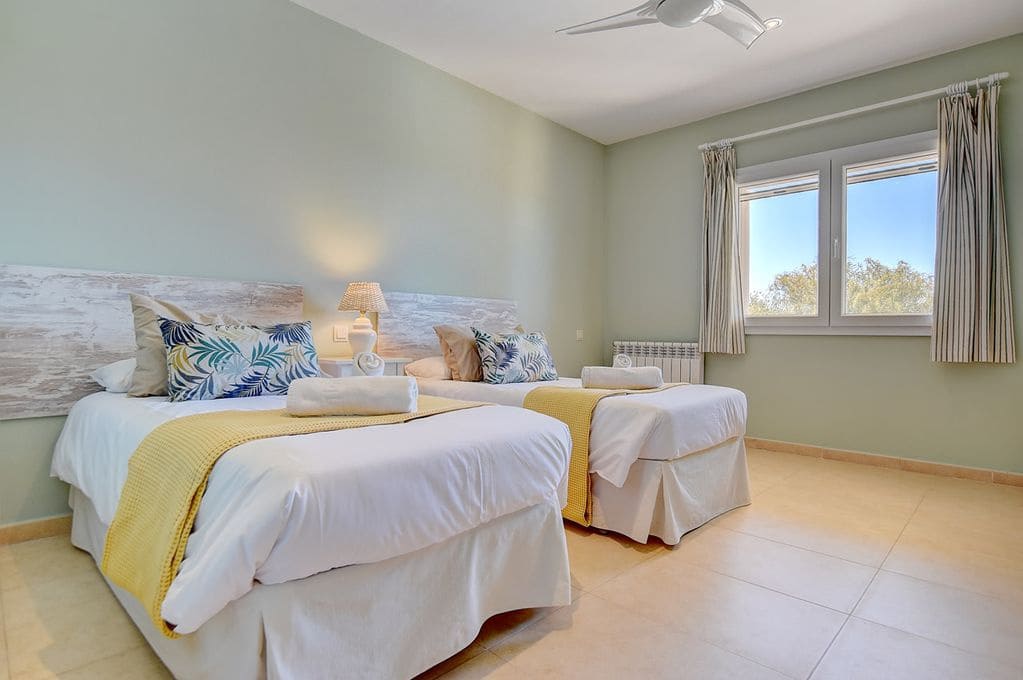 3 soveværelse Finca/Landehus til salg i Puntiro med swimmingpool garage - € 1.995.000 (Ref: 8681728)