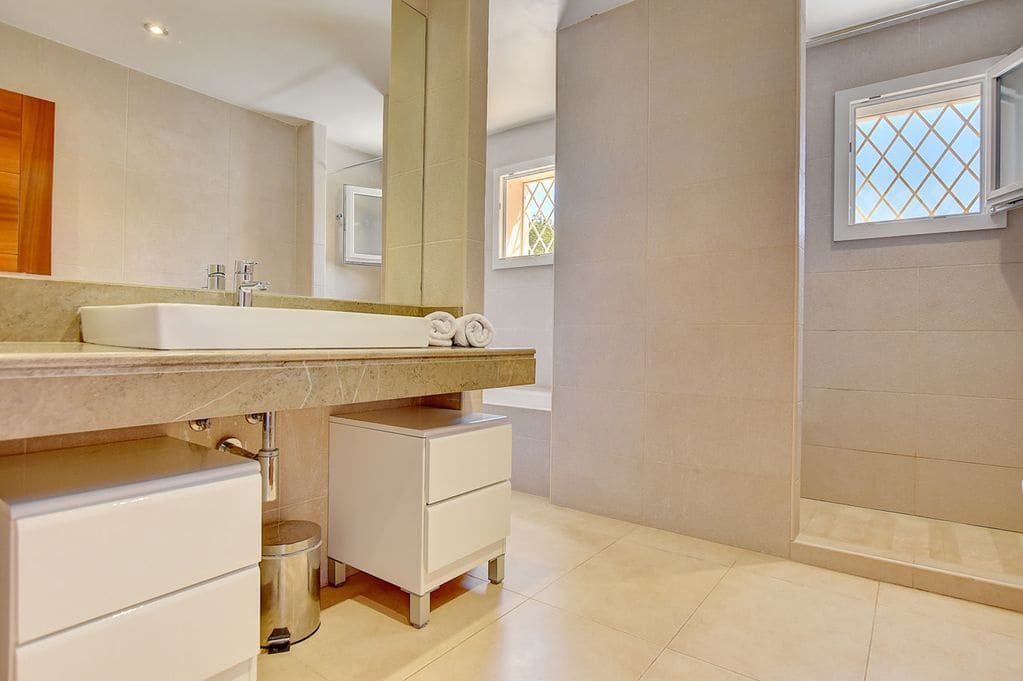 3 soveværelse Finca/Landehus til salg i Puntiro med swimmingpool garage - € 1.995.000 (Ref: 8681728)