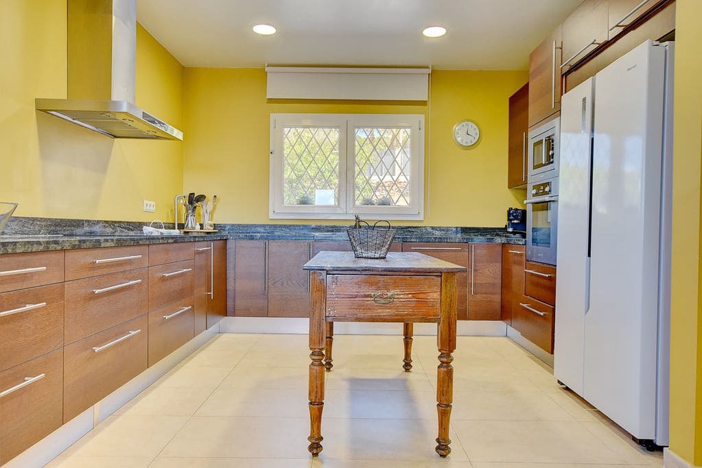 3 soveværelse Finca/Landehus til salg i Puntiro med swimmingpool garage - € 1.995.000 (Ref: 8681728)