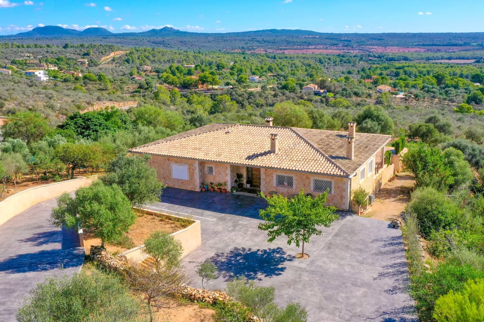 3 soveværelse Finca/Landehus til salg i Puntiro med swimmingpool garage - € 1.995.000 (Ref: 8681728)