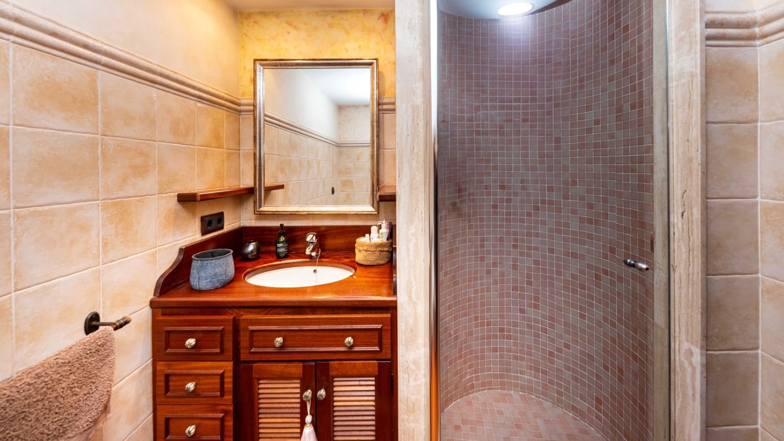 7 soveværelse Villa til salg i Bendinat med swimmingpool garage - € 5.900.000 (Ref: 8685607)