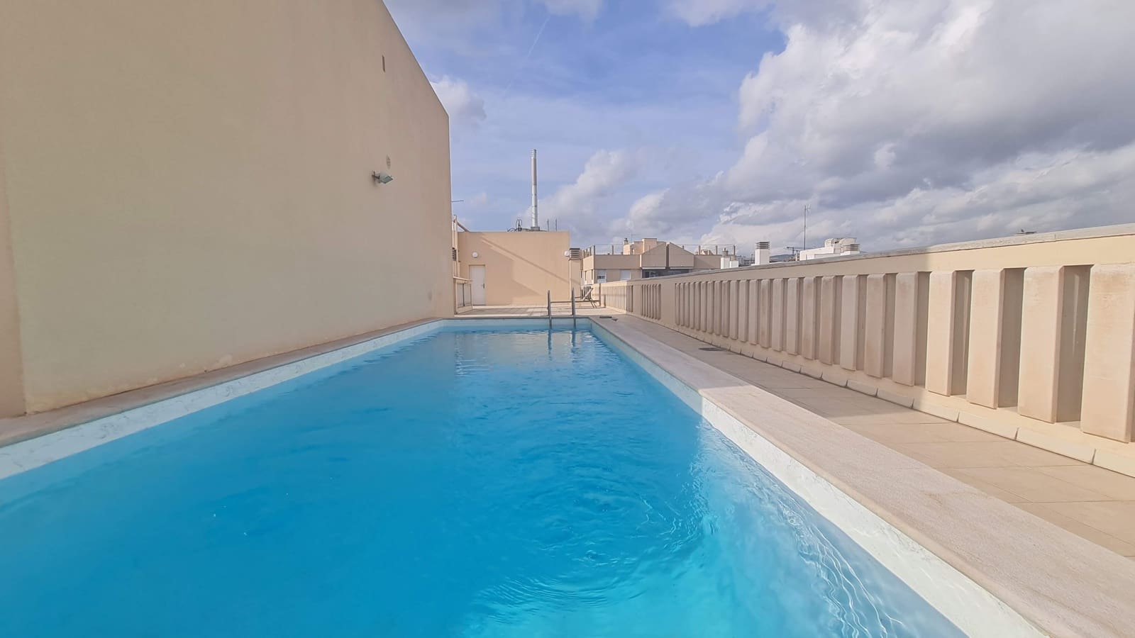 2 soverom Leilighet til leie i Palma de Mallorca med garasje - € 2 250 (Ref: 8697478)