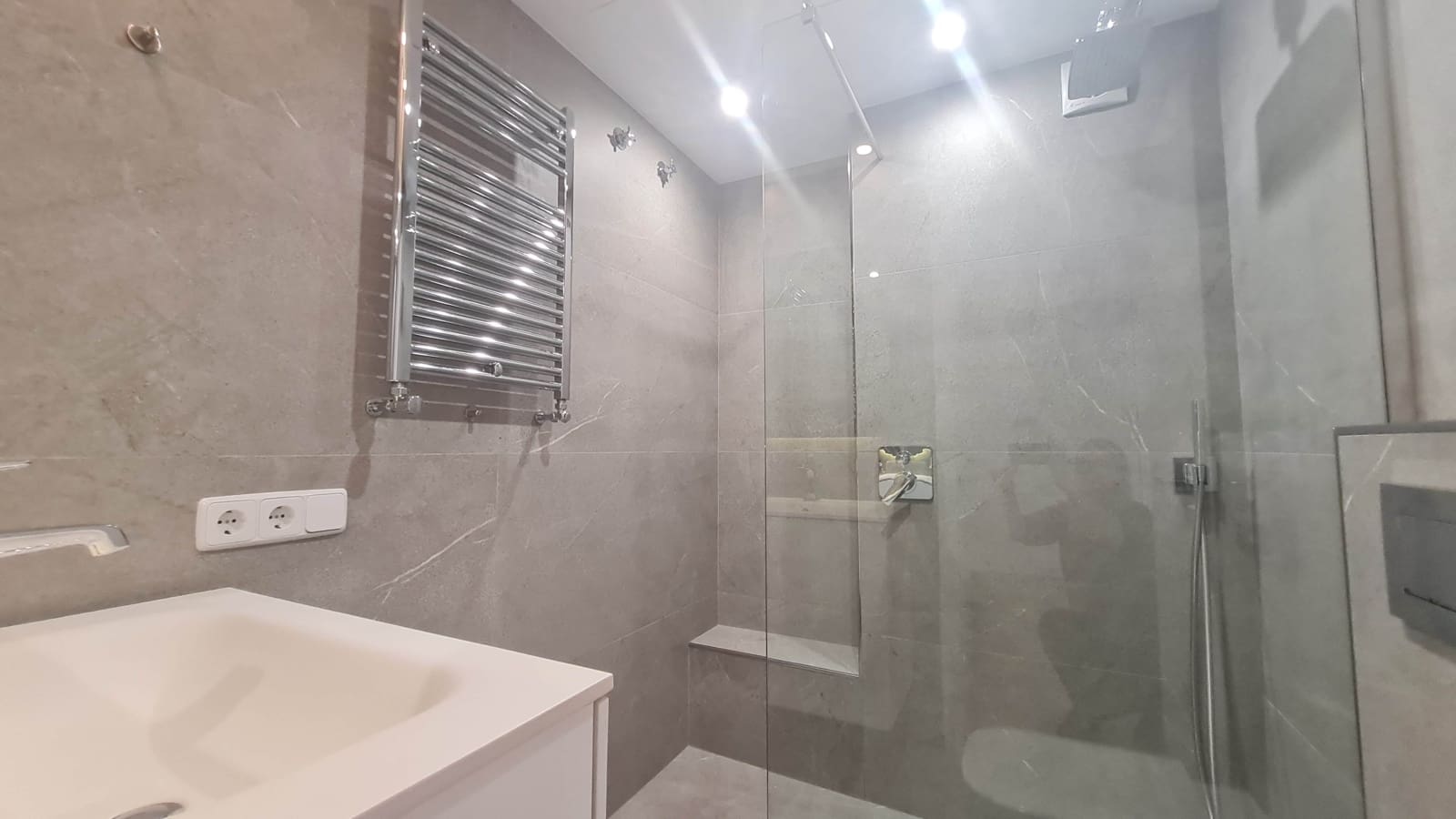 2 soverom Leilighet til leie i Palma de Mallorca med garasje - € 2 250 (Ref: 8697478)