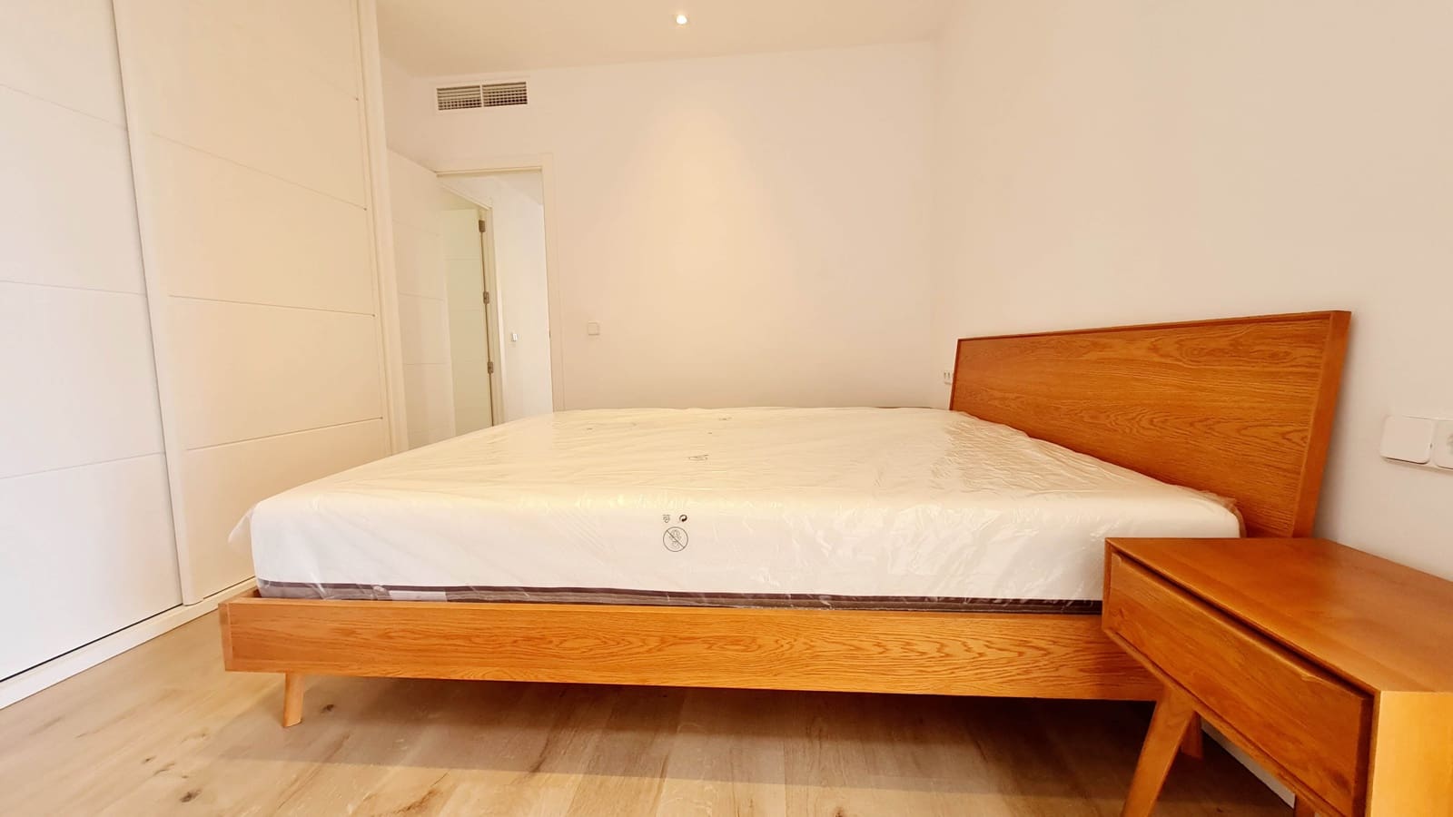 2 soverom Leilighet til leie i Palma de Mallorca med garasje - € 2 250 (Ref: 8697478)