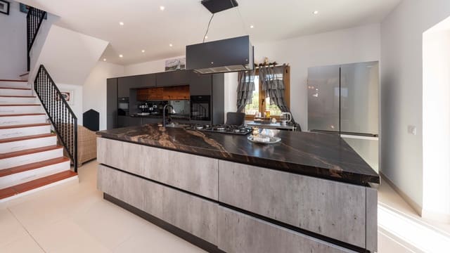 3 bedroom Villa for sale in Es Capdella, Calvià with pool garage - € 1,995,000 (Ref: 8705874)