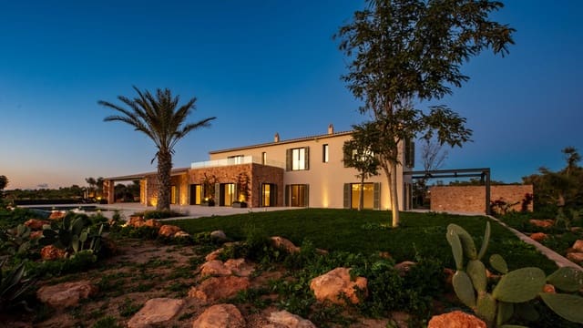 3 soveværelse Finca/Landehus til salg i Llucmajor med swimmingpool garage - € 3.950.000 (Ref: 8710073)