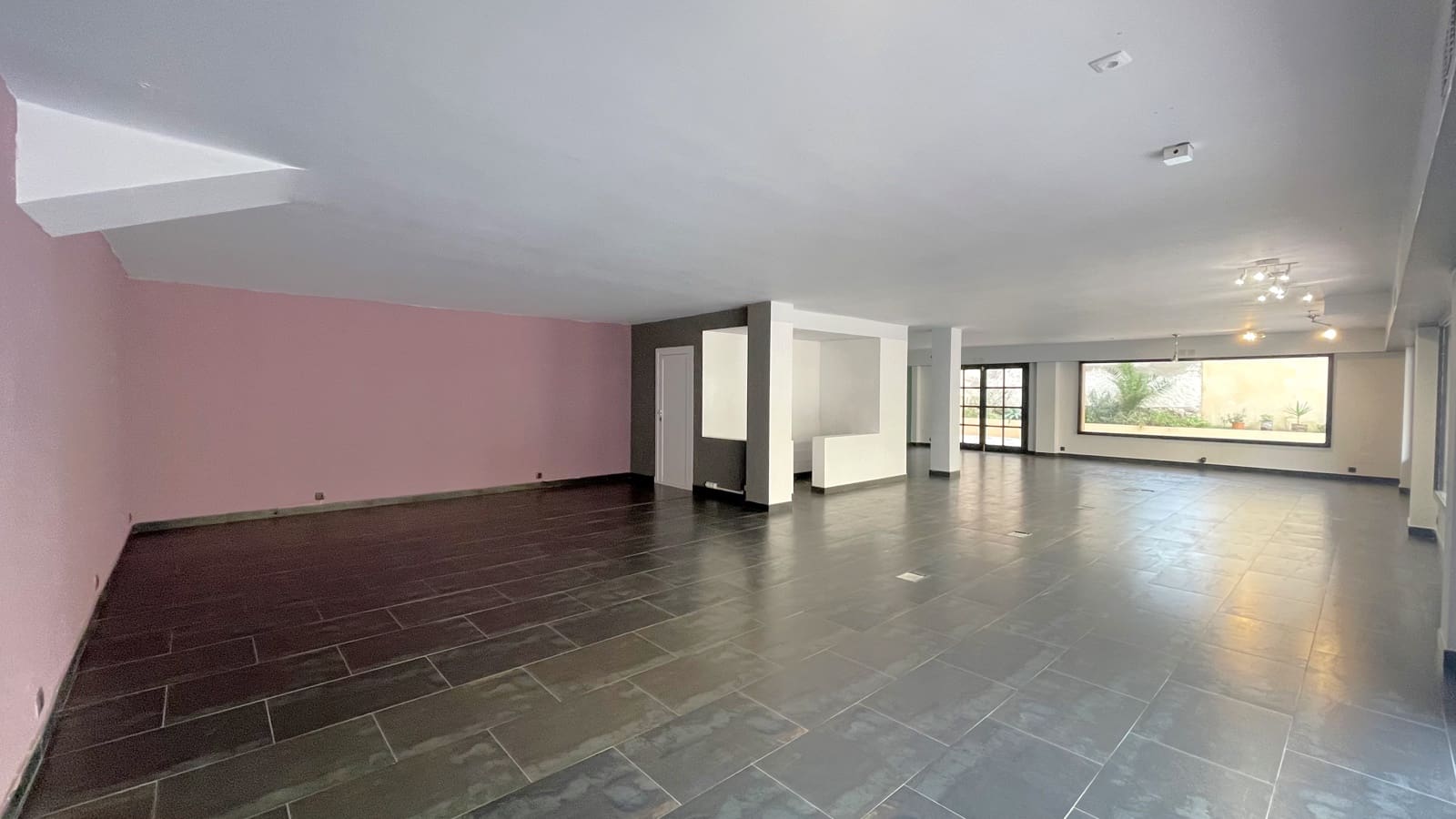 Erhverv til salg i Puerto de Andratx - € 475.000 (Ref: 8720125)