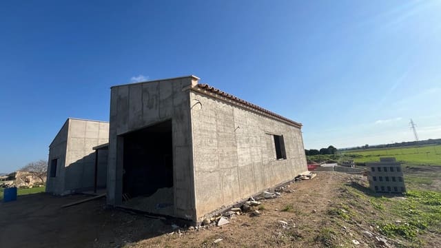 4 soveværelse Finca/Landehus til salg i Sa Pobla med swimmingpool garage - € 550.000 (Ref: 8736937)