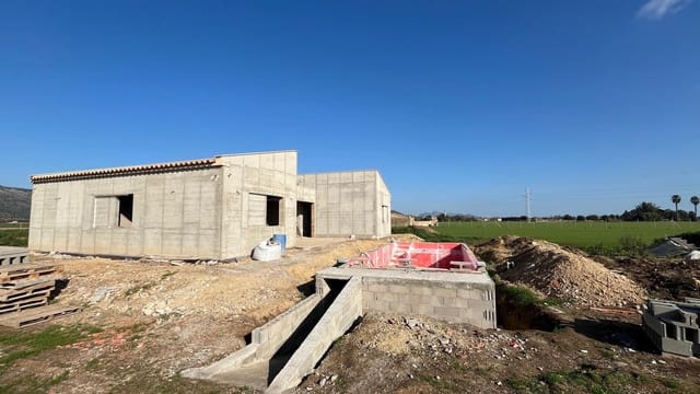 4 soveværelse Finca/Landehus til salg i Sa Pobla med swimmingpool garage - € 550.000 (Ref: 8736937)