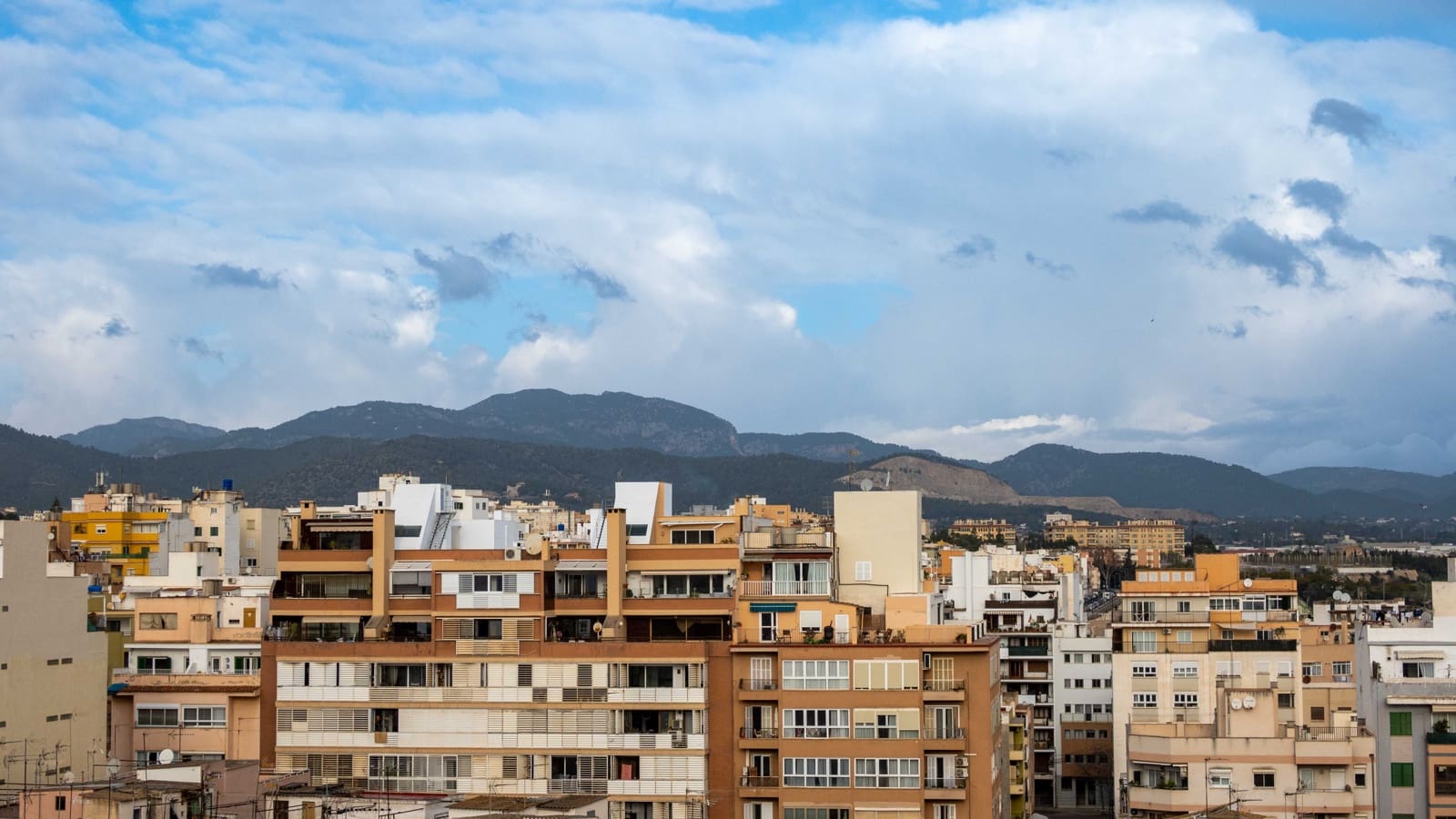 5 bedroom Apartment for sale in Palma de Mallorca with garage - € 1,700,000 (Ref: 8745902)