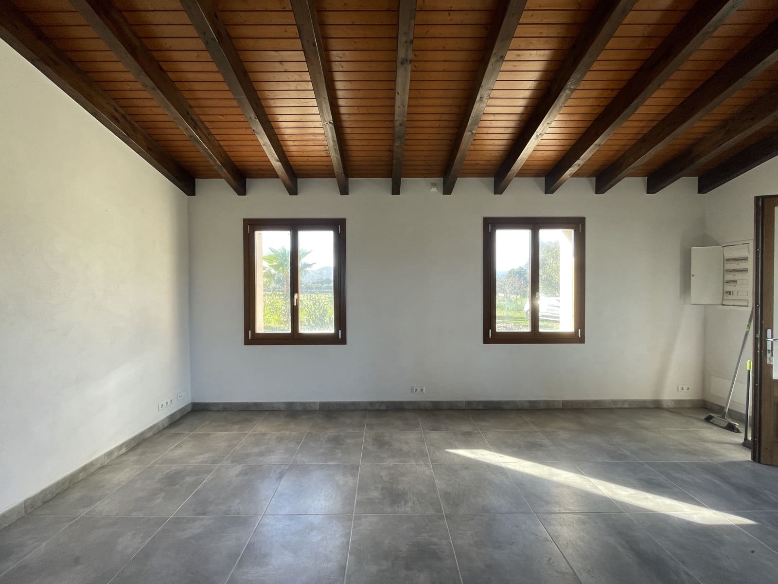 2 soverom Villa til leie i Alcudia med garasje - € 2 500 (Ref: 8766297)