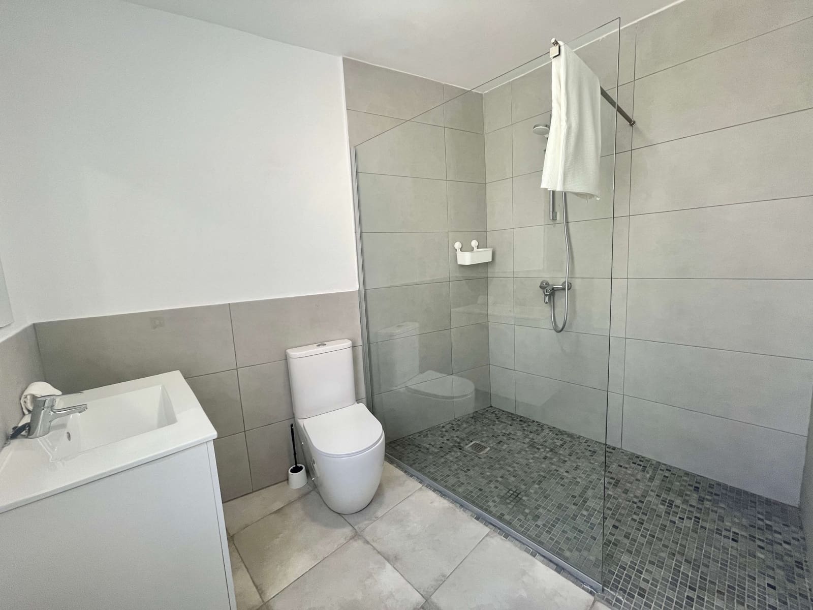 2 soveværelse Byhus til leje i Santa Maria del Cami med swimmingpool garage - € 2.500 (Ref: 8766300)