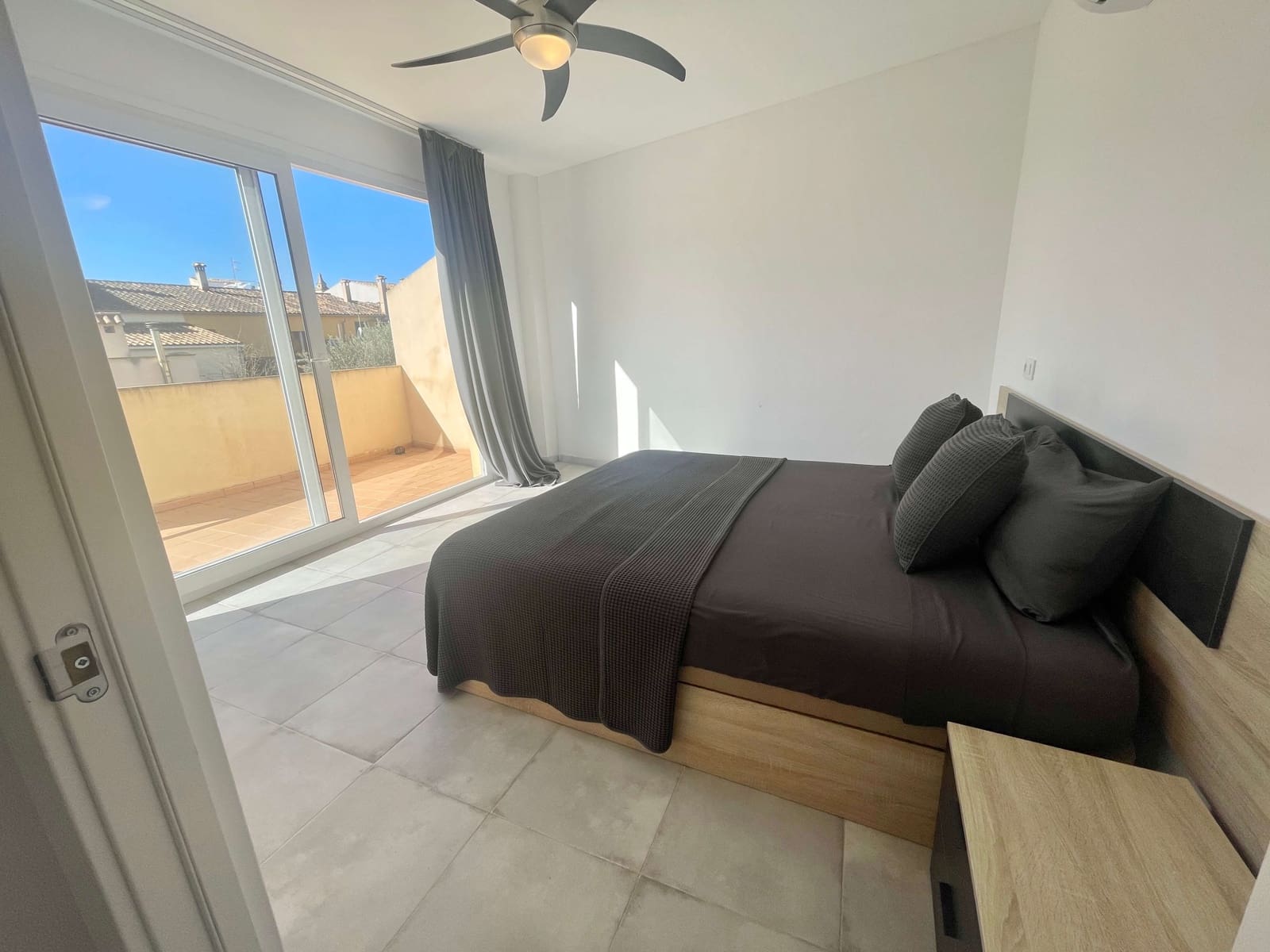 2 soveværelse Byhus til leje i Santa Maria del Cami med swimmingpool garage - € 2.500 (Ref: 8766300)