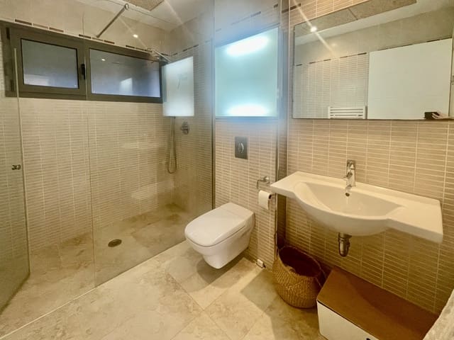 3 soverom Leilighet til leie i Peguera / Paguera, Calvià med garasje - € 3 000 (Ref: 8777608)