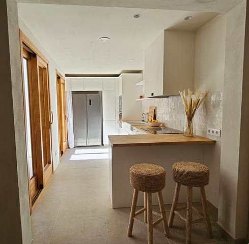 2 bedroom Apartment for rent in Port de Pollença, Pollensa / Pollença with garage - € 5,000 (Ref: 8800402)