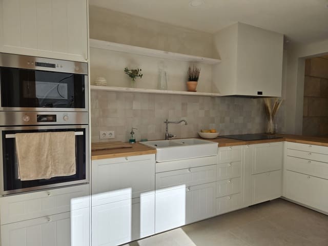 2 bedroom Apartment for rent in Port de Pollença, Pollensa / Pollença with garage - € 5,000 (Ref: 8800402)