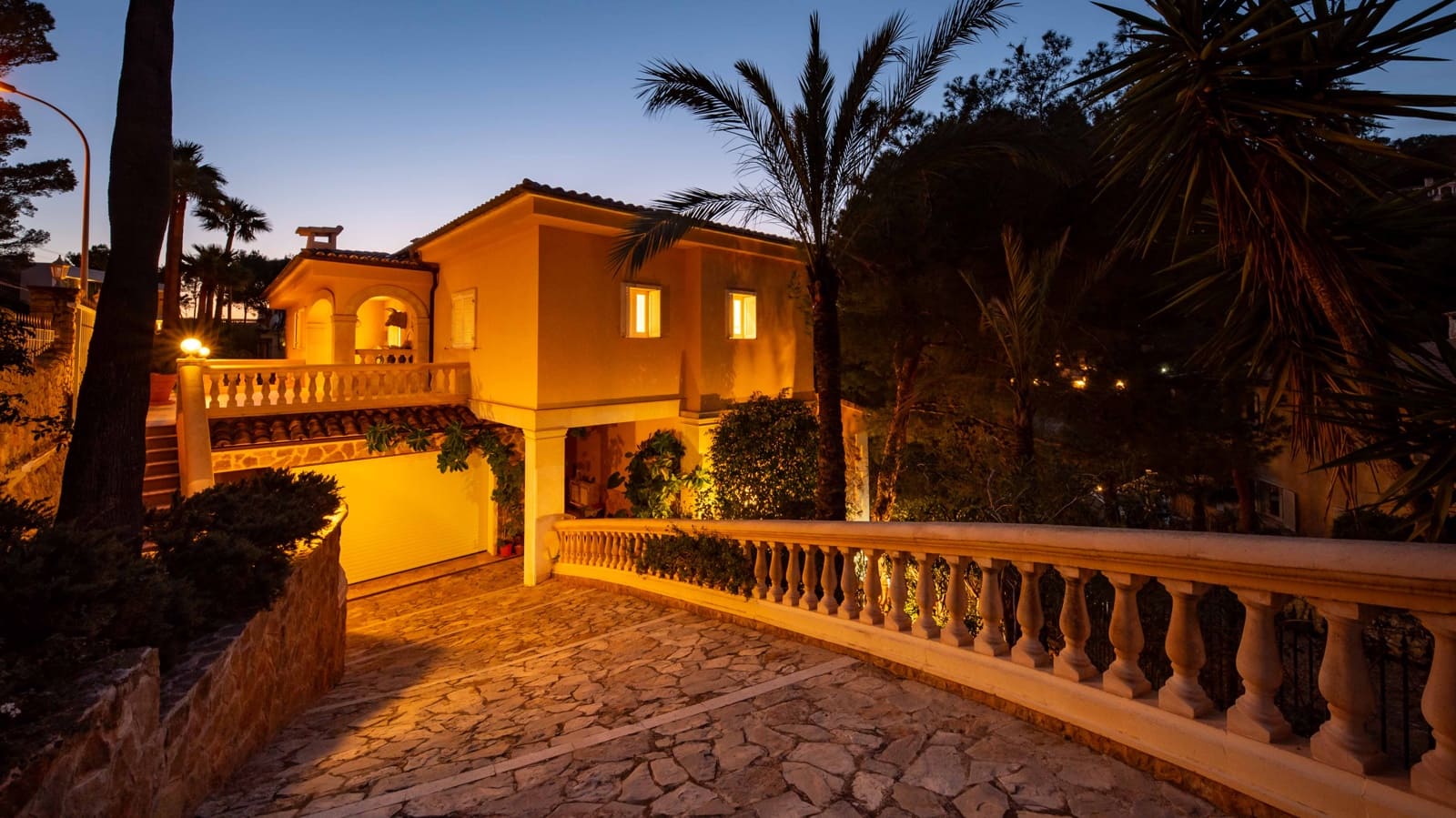 4 slaapkamer Villa te koop in Costa de la Calma met garage - € 2.550.000 (Ref: 8800406)