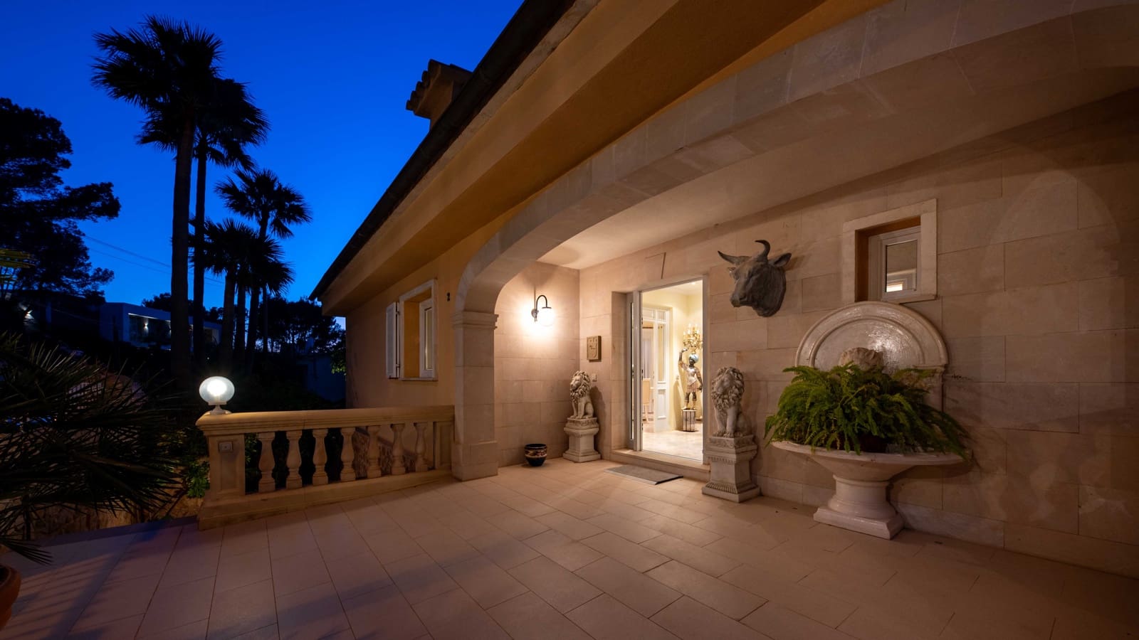 4 slaapkamer Villa te koop in Costa de la Calma met garage - € 2.550.000 (Ref: 8800406)