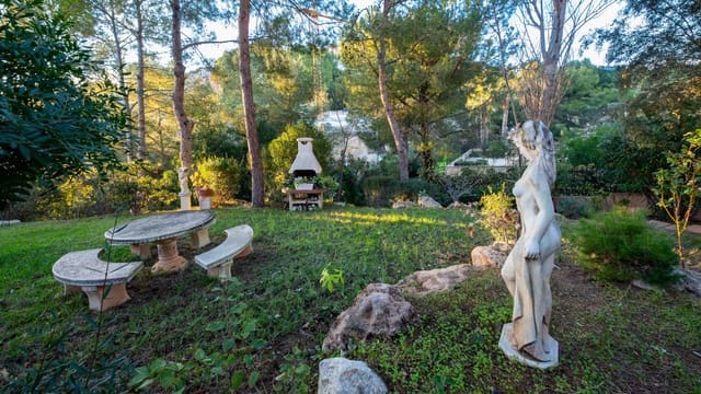 4 slaapkamer Villa te koop in Costa de la Calma, Calvià met garage - € 2.550.000 (Ref: 8800406)