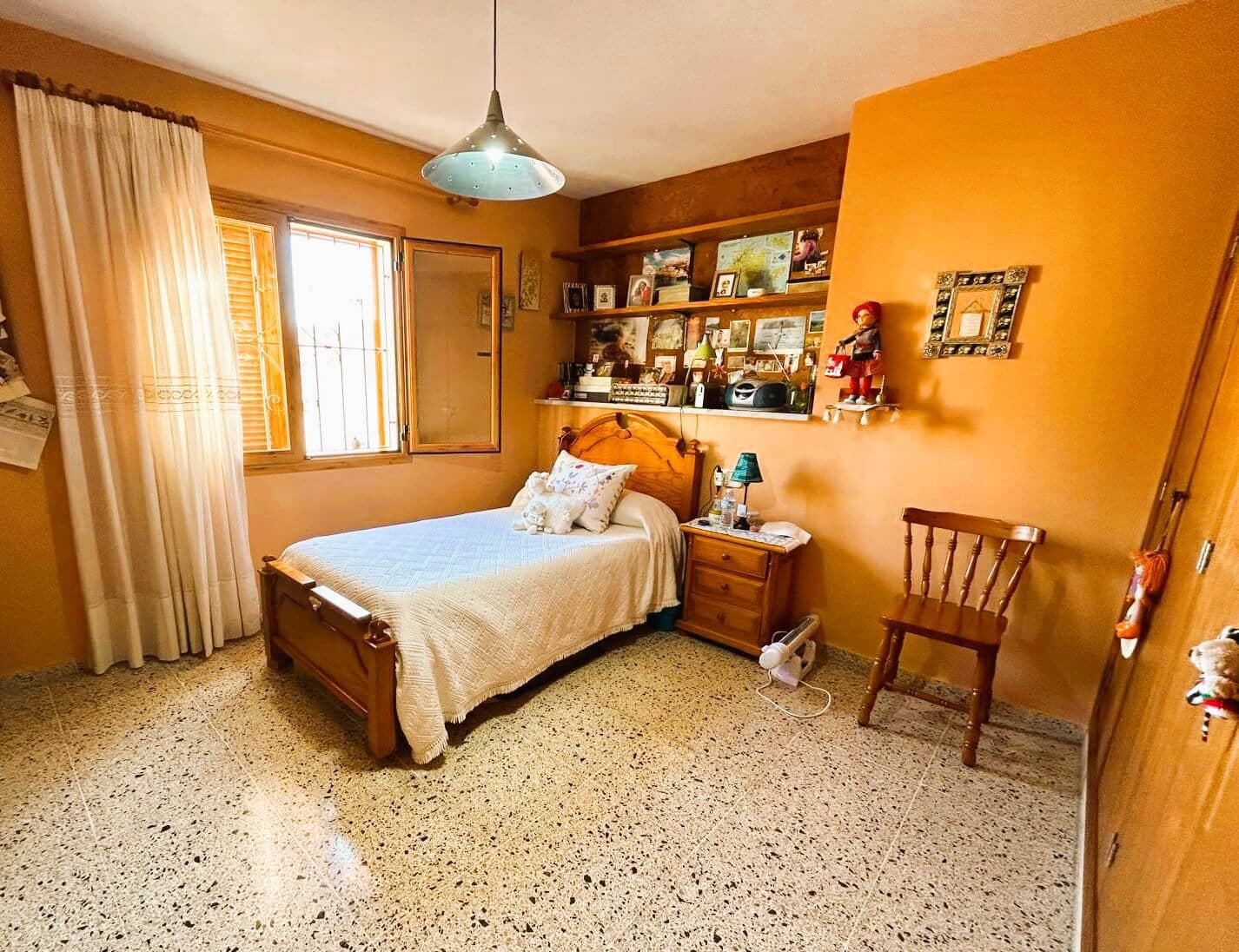 4 soveværelse Byhus til salg i Marratxi med garage - € 700.000 (Ref: 8807497)