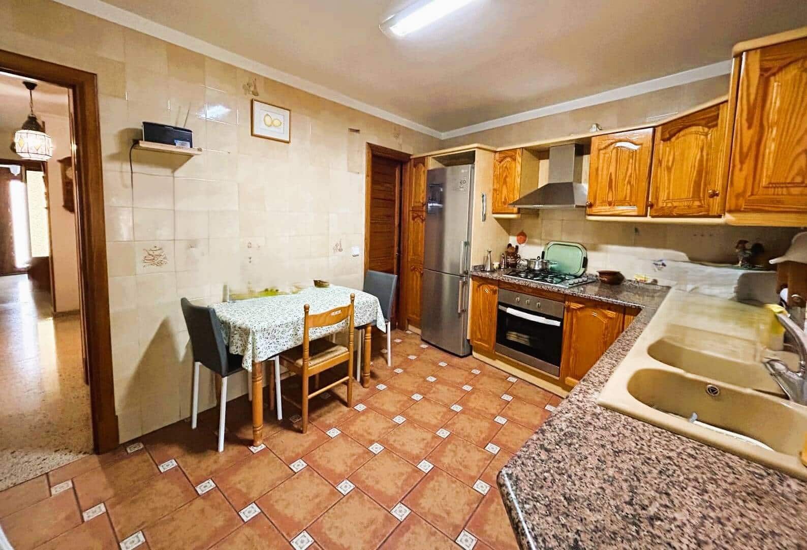 4 soveværelse Byhus til salg i Marratxi med garage - € 700.000 (Ref: 8807497)