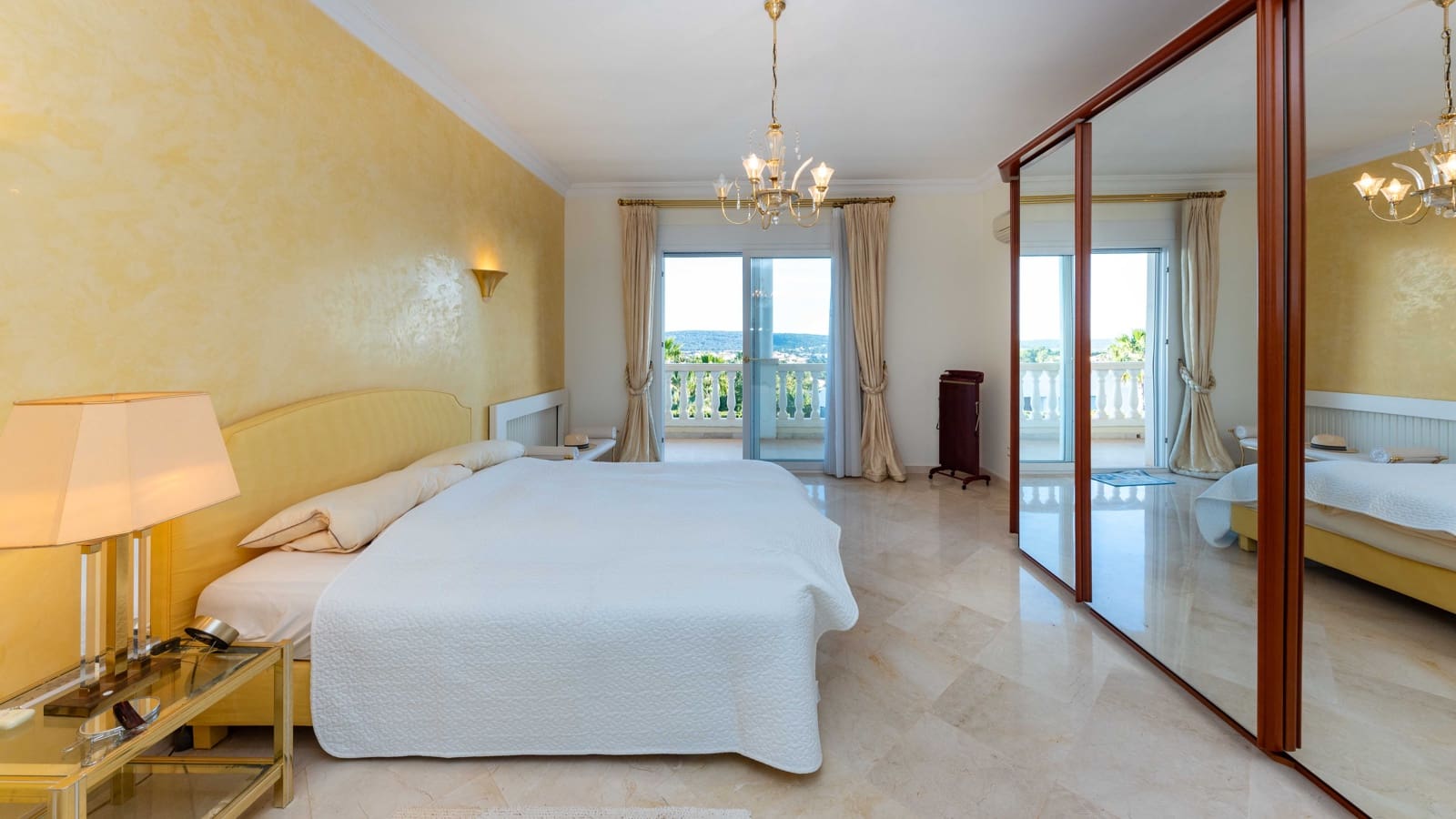 5 bedroom Villa for sale in Santa Ponsa with pool garage - € 4,250,000 (Ref: 8815191)