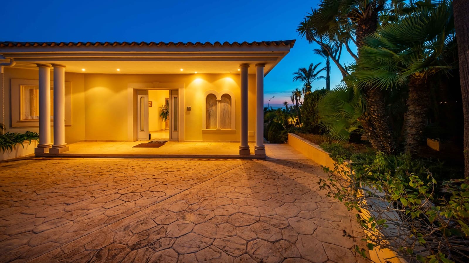 5 bedroom Villa for sale in Santa Ponsa with pool garage - € 4,250,000 (Ref: 8815191)